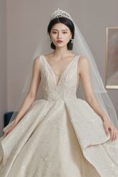 -艾米丽婚纱礼服