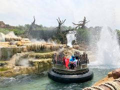 雷鸣山漂流-上海迪士尼度假区