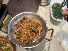 -帅巴人舅母子腊蹄民俗村