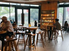 大堂-星巴克臻选(莘庄仲盛店)