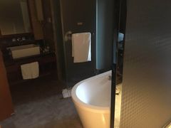 -三亚湾海居铂尔曼度假酒店