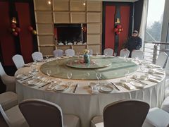 -双子楼大酒店(城开国际写字楼店)