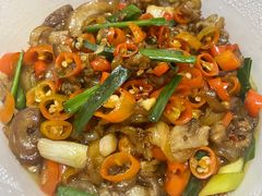 大蒜辣椒炒猪皮-红旗大食堂(君悦紫园店)