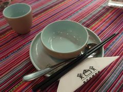 餐具摆设-香巴拉云南餐厅(华莱坞店)