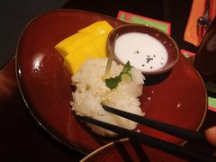 甜糯米团配泰国芒果-红泰·泰精选·特色料理(中山路店)