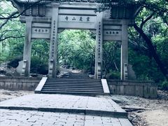 -灵岩山风景区