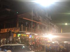 -周日夜市