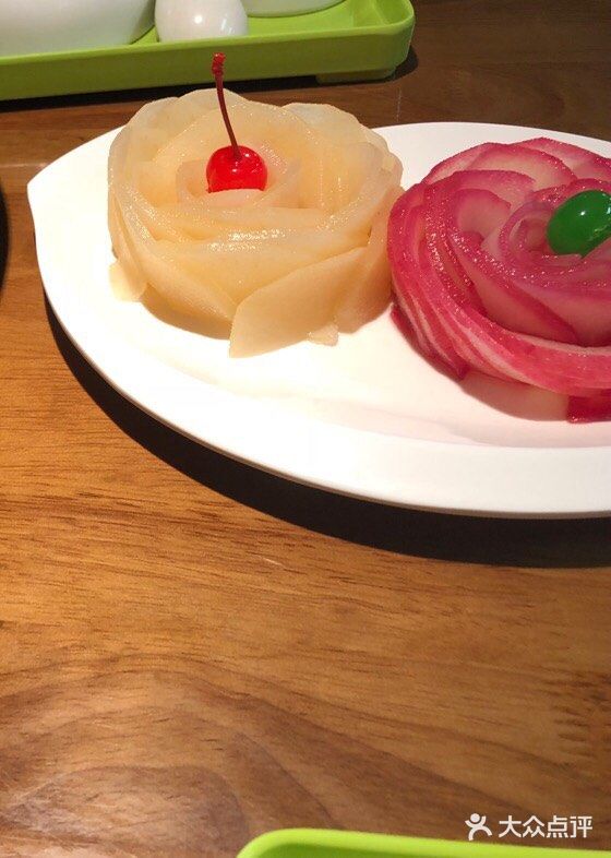 胖哥俩肉蟹煲(绿园吾悦广场店)雪梨拼盘图片