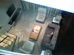 从二楼看客厅-苏州金鸡湖中茵皇冠假日酒店