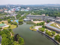 -上海佘山世茂艾美酒店
