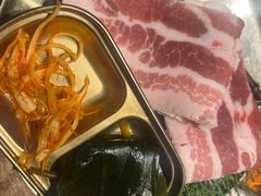 -草家酱蟹炭火烤肉店(珲春南路一店)