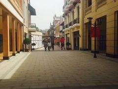 -王府井奥莱临潼小镇(临潼店)