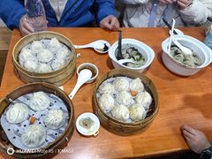 蟹粉蟹膏鲜肉双拼-莱莱小笼·乔艾