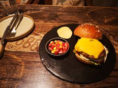 -HIGH FIVE哈福手工汉堡(桂林路店)