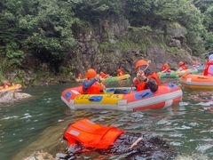 -安吉龙王山峡谷漂流