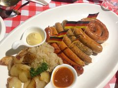 -1886德国汽车餐厅(外滩十六铺码头店)