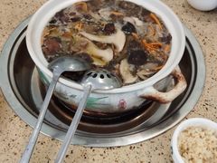 -杨记山珍鸡煲菌汤锅