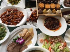 -红栌温泉山庄生态美食餐厅