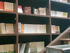 -钟书阁(松江泰晤士小镇店)