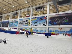 -乔波室内滑雪场