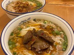 -矮子粉店1985·长沙米粉(湘春路店)