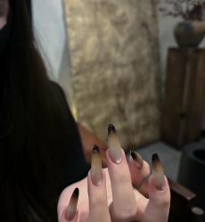 -赢韵美甲美睫瑞士净斑中心