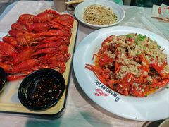 -肥肥虾庄·金牌油焖大虾(首义路店)