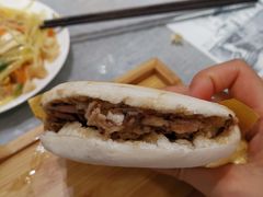 腊汁肉夹膜-大嘻咹biangbiang面(历史博物馆店)