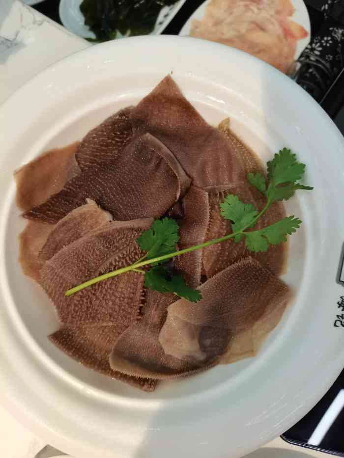 八合里牛肉火锅(国际购物中心店)-"[薄荷]环境:宽敞明亮,厨房透明