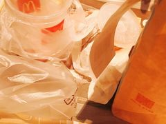 -麦当劳(汉口火车站候车室店)