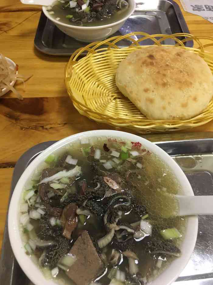 刘一碗羊肚(土屋路店)-"不错的羊汤和烧饼,郑老师教育对面就是上课.