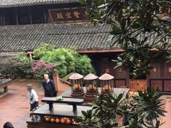 -峨眉山报国寺