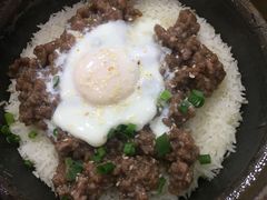 窝蛋牛肉煲仔饭-红星光发煲仔饭(大石街店)