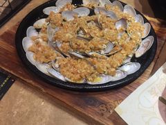铁板花甲-何师烧烤·川菜(太古里旗舰店)