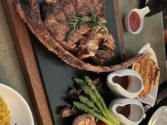 战斧牛排-恰餐厅及酒吧CHAR Bar & Grill(北京三里屯洲际店)