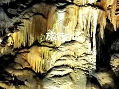 -波斯托伊纳溶洞