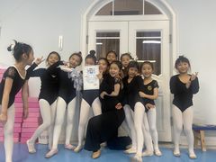 -西安小天鹅艺术团(曲江Alice店)