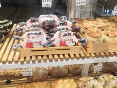 -焙丽拾光(麦凯乐直营店)