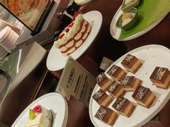-广州万富希尔顿酒店·感趣自助餐厅·金秋蟹宴生蚝海鲜刺身