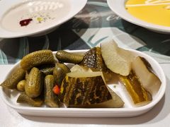 俄式渍香瓜酸黄瓜拼盘-MIO弥欧洋房西餐厅(中央大街店)