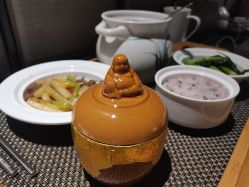 -臻康乃馨月子中心(集美店)