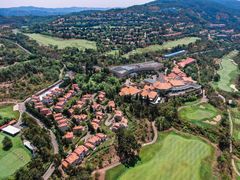 -昆明春城湖畔度假村