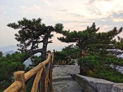 -罗田薄刀峰风景区