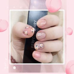 -薇奈尔美甲美睫·科技美肤