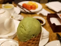 -松山湖凯悦酒店·Café自助餐厅·周末火舞秀表演