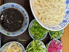 老北京炸酱面-门框胡同百年卤煮(新街口店)