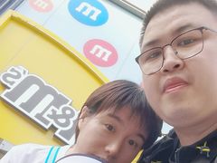 -m豆巧克力世界(上海世茂广场店)