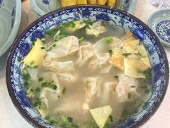 海鲜虾仁馄饨-老新隆牛肉锅贴(新街口店)
