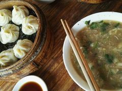 -罗卜李包子羊肉汤