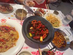 -肥肥虾庄·金牌油焖大虾(汉街SKP店)